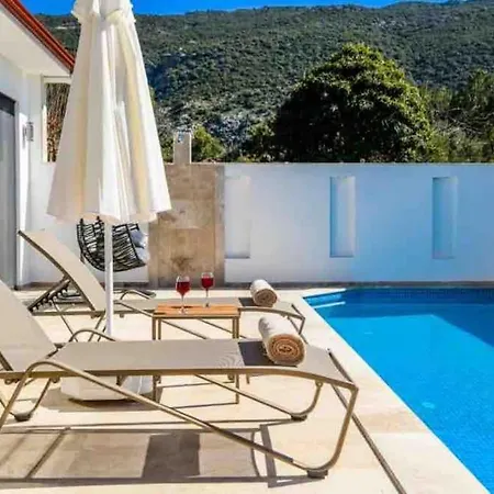 Sade Villa